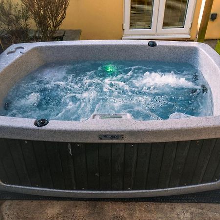 The Retreat, Own Hot Tub, Romantic Escape, Near Lyme Regis Extérieur photo