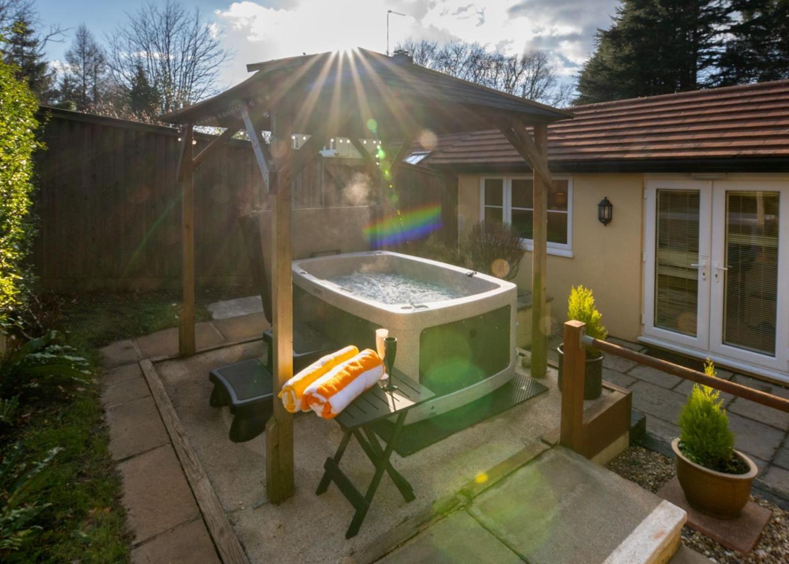 The Retreat, Own Hot Tub, Romantic Escape, Near Lyme Regis Extérieur photo